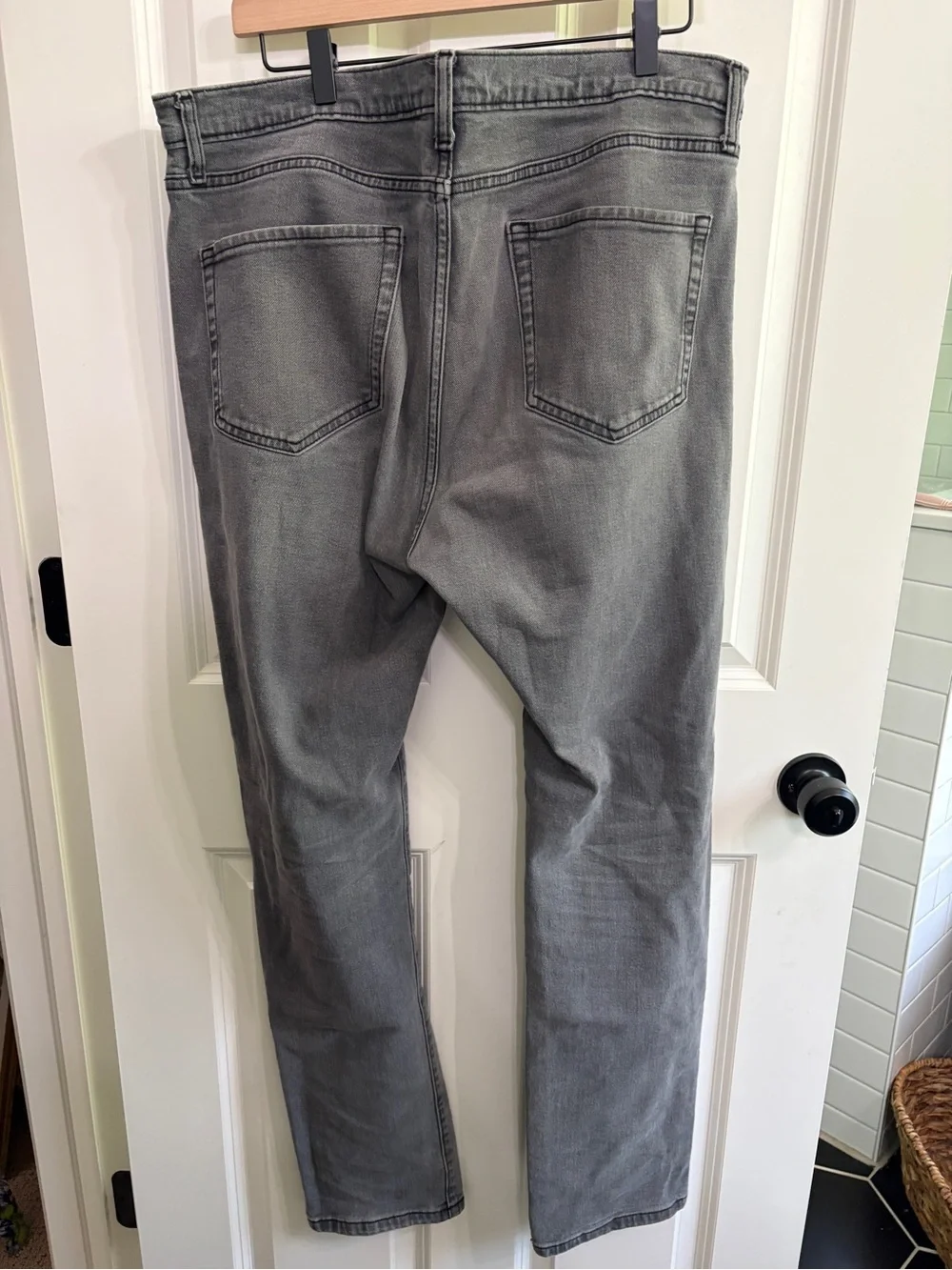 Amazon Essentials Men’s Athletic Fit  Jeans — size 35W 34L. Grey. Classic.